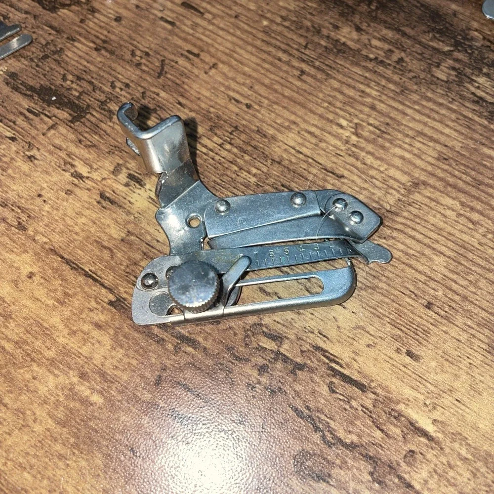 Vintage Singer Sewing Machine Attachments 5 Parts With Box # 121899